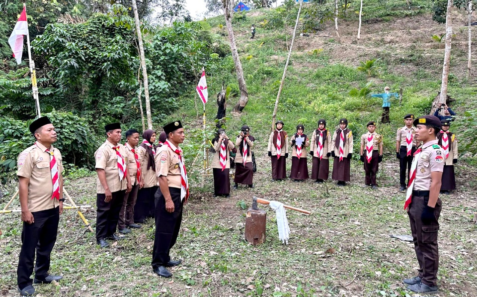 MAN 1 Padangsidimpuan Gelar Persami Pelantikan Penegak Bantara
