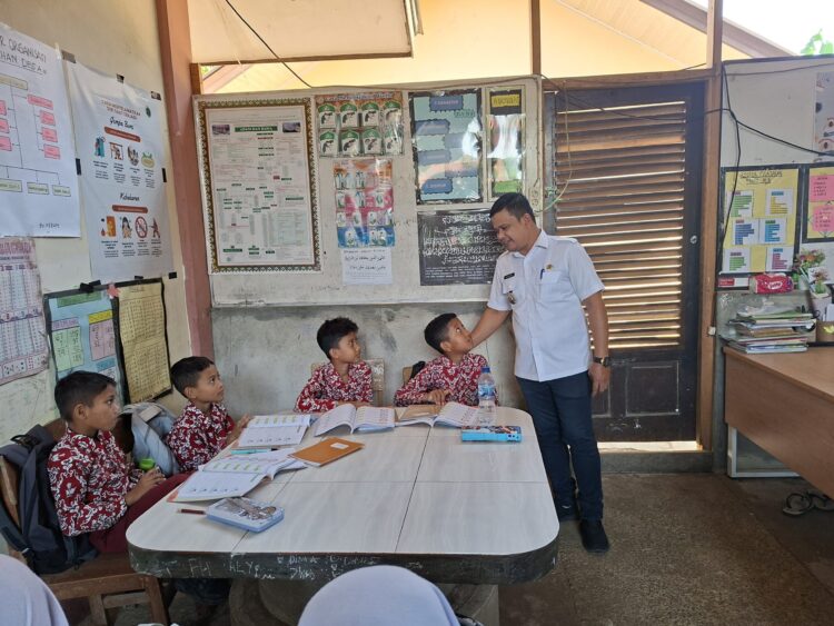 Camat Husaini Dorong Sekolah Jadi Ruang Nyaman Belajar dan Ramah Anak
