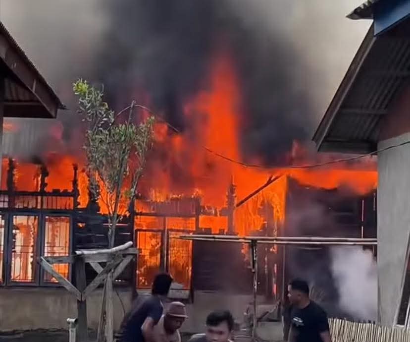 Satu Rumah di Desa Sibanggor Julu Dilalap Api, Diduga Akibat Korsleting Listrik