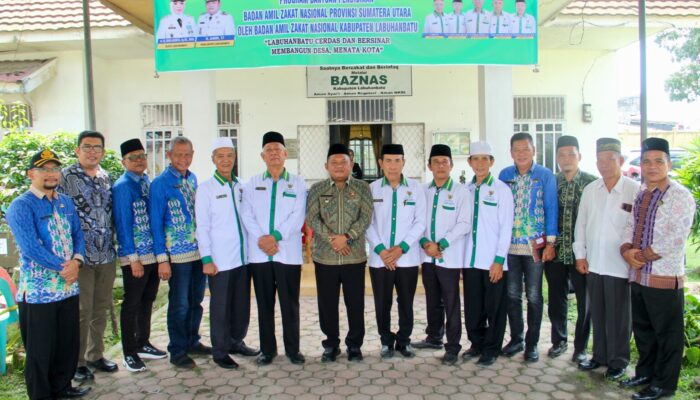 BAZNAS Labuhanbatu Bantu 70 Siswa Kurang Mampu
