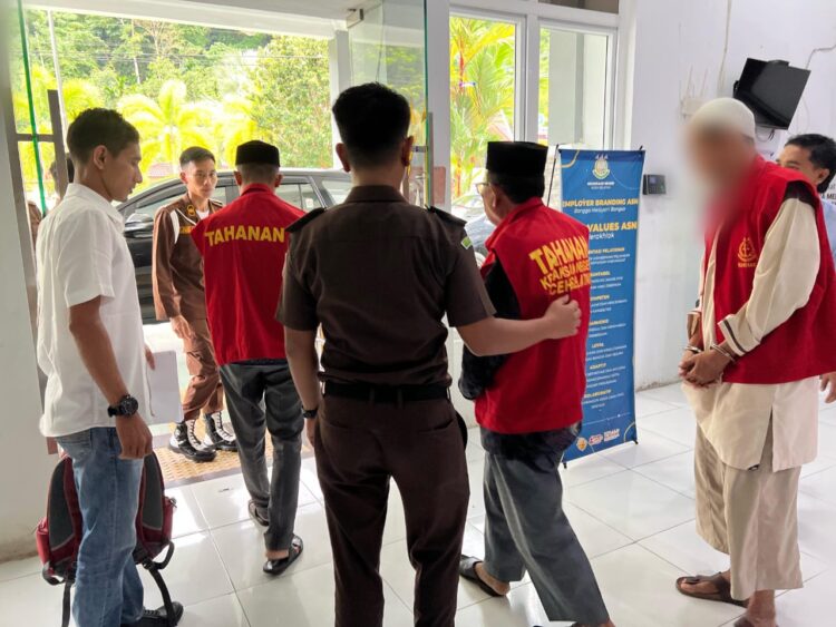 Kasus Korupsi Baitul Mal Aceh Selatan, Hakim Tipikor Bebaskan H. Ahmad Ibrahim