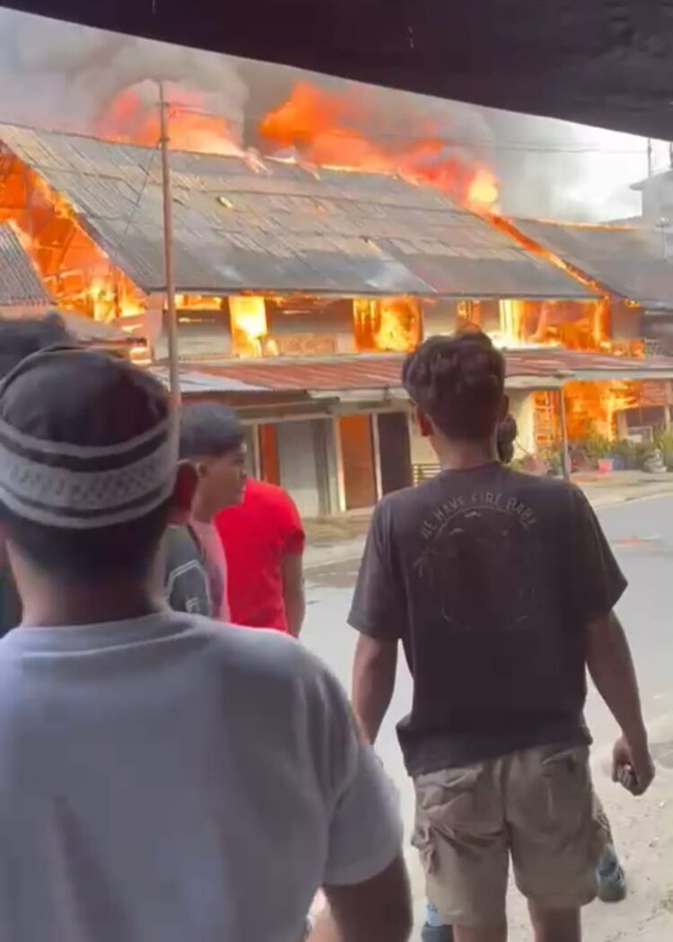 Enam Rumah Hangus Terbakar di Kampung Bukit Kebayakan, Aceh Tengah