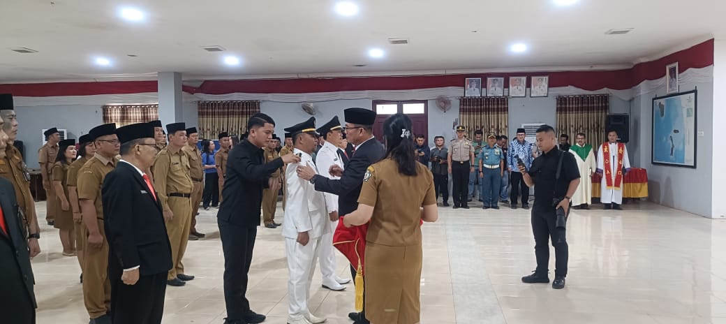 Bupati Nisel Lantik Pejabat Tinggi Pratama, Administrator Dan Pengawas