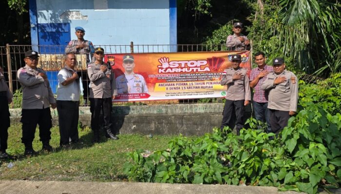 Polsek Darul Imarah Sosialisasi Dan Pasang Spanduk Cegah Karhutla