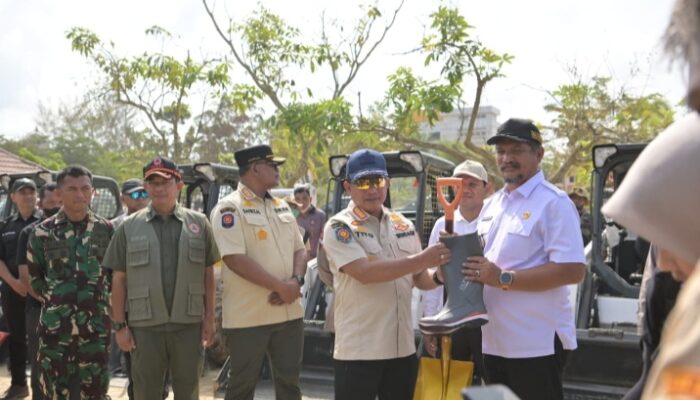 Mendagri Beri Arahan Taruna Dan Serahkan Bantuan Di Aceh Tamiang