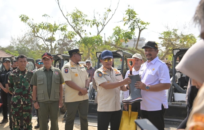 Mendagri Beri Arahan Taruna Dan Serahkan Bantuan Di Aceh Tamiang