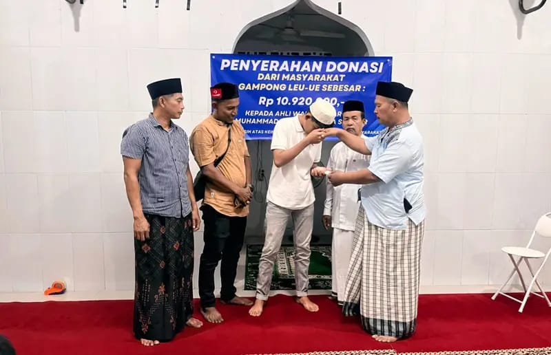 Air Mata Di Meunasah Leu Ue: Ketika Warga Menjadi Keluarga Bagi Dua Yatim Piatu
