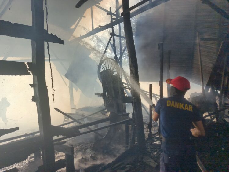 Kebakaran Panglong Kayu di Kuta Baro Aceh Besar, Satu Bangunan Ludes Terbakar