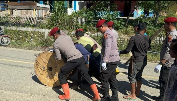 Kapolres Gayo Lues Bangun Jembatan Gantung