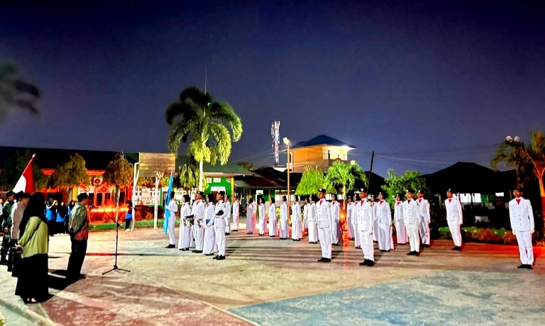 Kepala MAN 1 Padangsidimpuan Kukuhkan Paskibra Angkatan XIII Masa Bakti 2026/2027