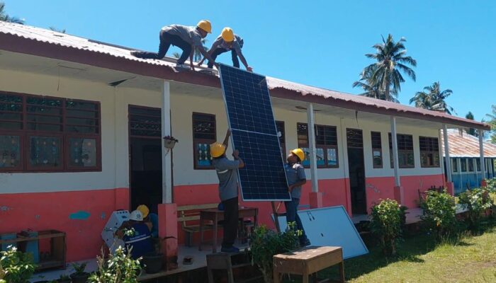 SuperSUN Hadirkan Terang Harapan Bagi Pendidikan Di Pulau Terpencil Madina