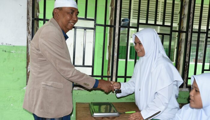 Terima Kasih Kepada Presiden, Launching MBG di Ponpes Musthafawiyah Purba Baru Sukses