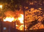 Pabrik Swallow Yos Sudarso Medan Terbakar Hebat