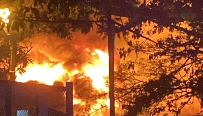 Pabrik Swallow Yos Sudarso Medan Terbakar Hebat