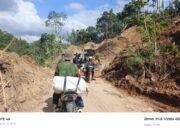 PLN Mulai Pasang Tiang dan Kabel Listrik di Jalur Rusak Parah Pascabencana