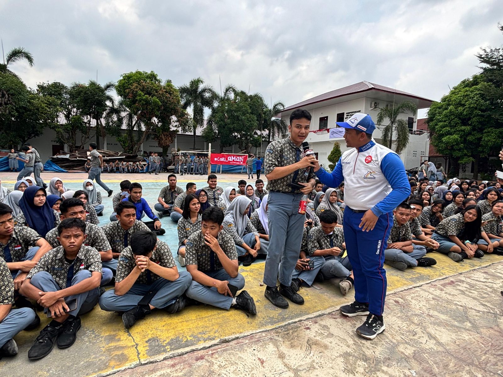 cari_aman Warnai Keseruan Roadshow Honda DBL 2026 Di SMAN 5 Medan