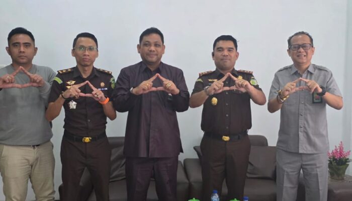 Sinergi Penegak Hukum di Poso: Kajari Yos A Tarigan Sambangi PN, Bahas Implementasi KUHP Baru