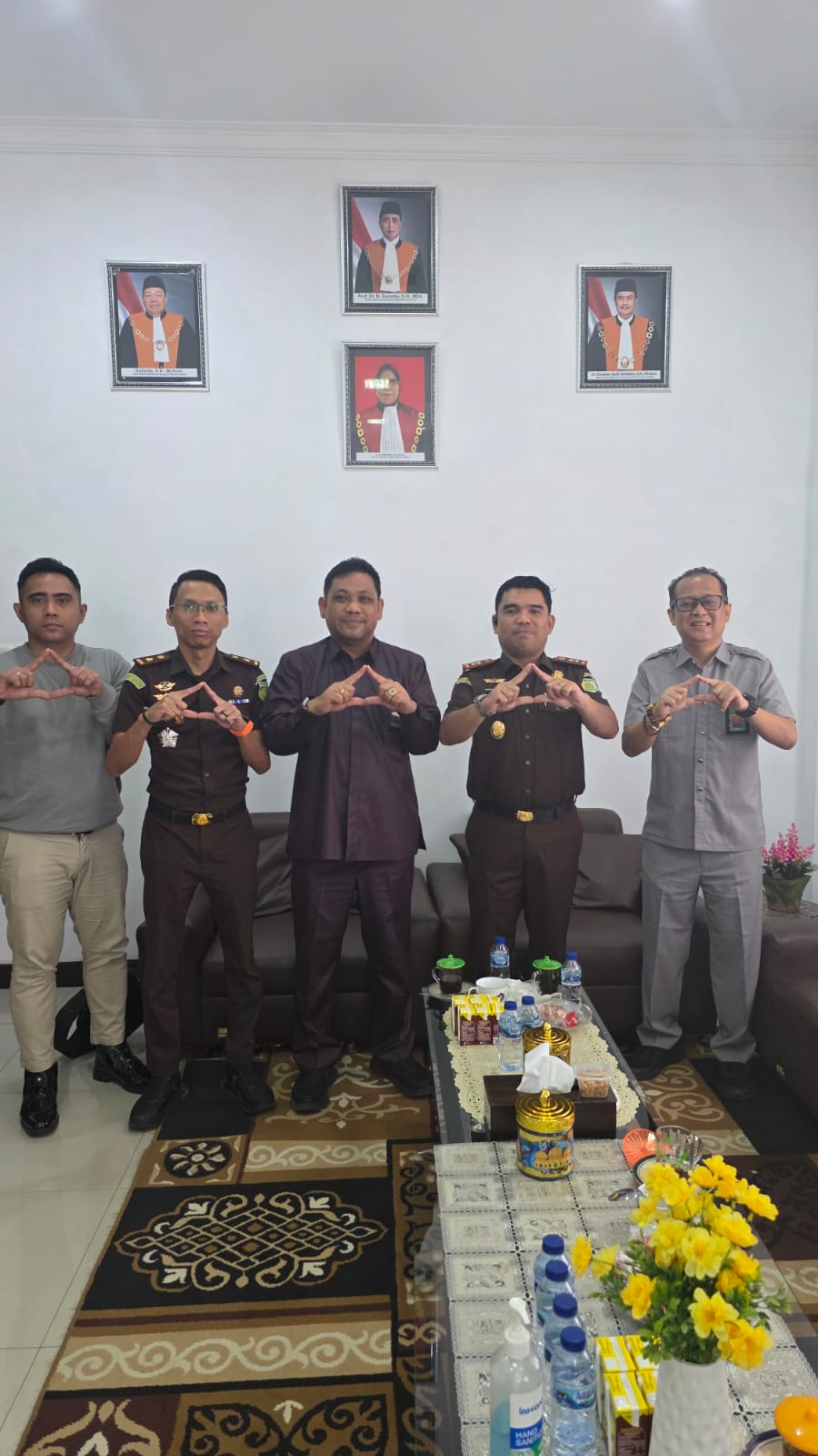 Sinergi Penegak Hukum di Poso: Kajari Yos A Tarigan Sambangi PN, Bahas Implementasi KUHP Baru