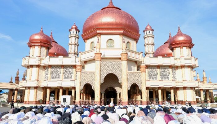Hadapi Kekeringan Dan Karhutla, Wabup Fadheil Ikut Shalat Istisqa