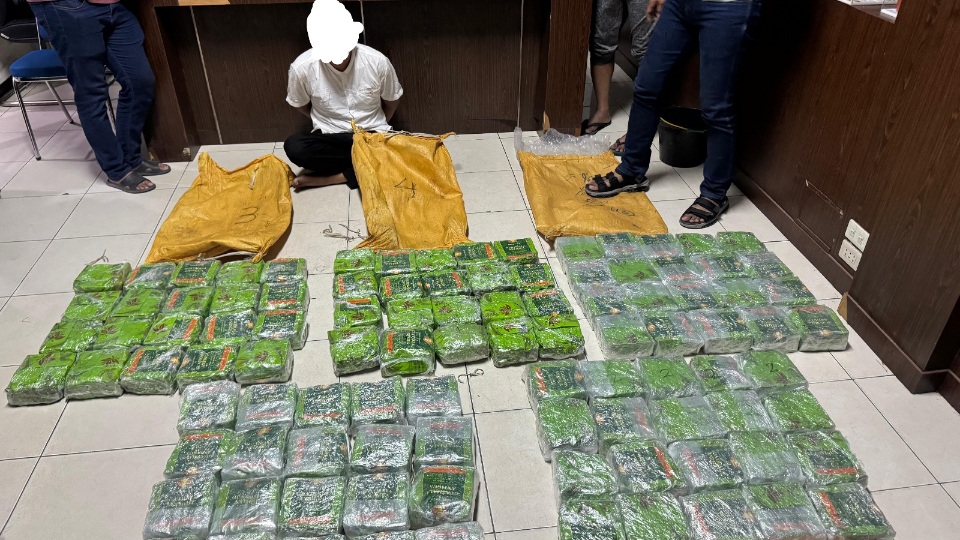 Bea Cukai Dan BNN Gagalkan Penyelundupan 100 Kg Sabu, 1 Tersangka Diamankan