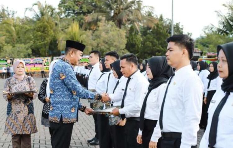 Bupati Madina Serahkan SK Pengangkatan 3990 PPPK Paruh Waktu
