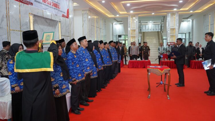 Bupati Safaruddin Gaspol Mutu Pendidikan Abdya, 24 Kasek Baru Ditugaskan 