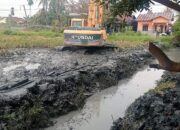 Pemkab Deliserdang Turunkan Alat Berat Normalisasi Saluran Irigasi di Sidodadi Ramunia