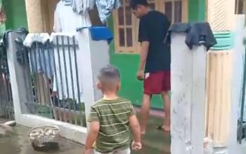 Setiap Hujan Turun, Lingkungan 3 Kelurahan Sipolu-Polu Pasti Banjir, Warga Minta Perhatian Bupati Madina