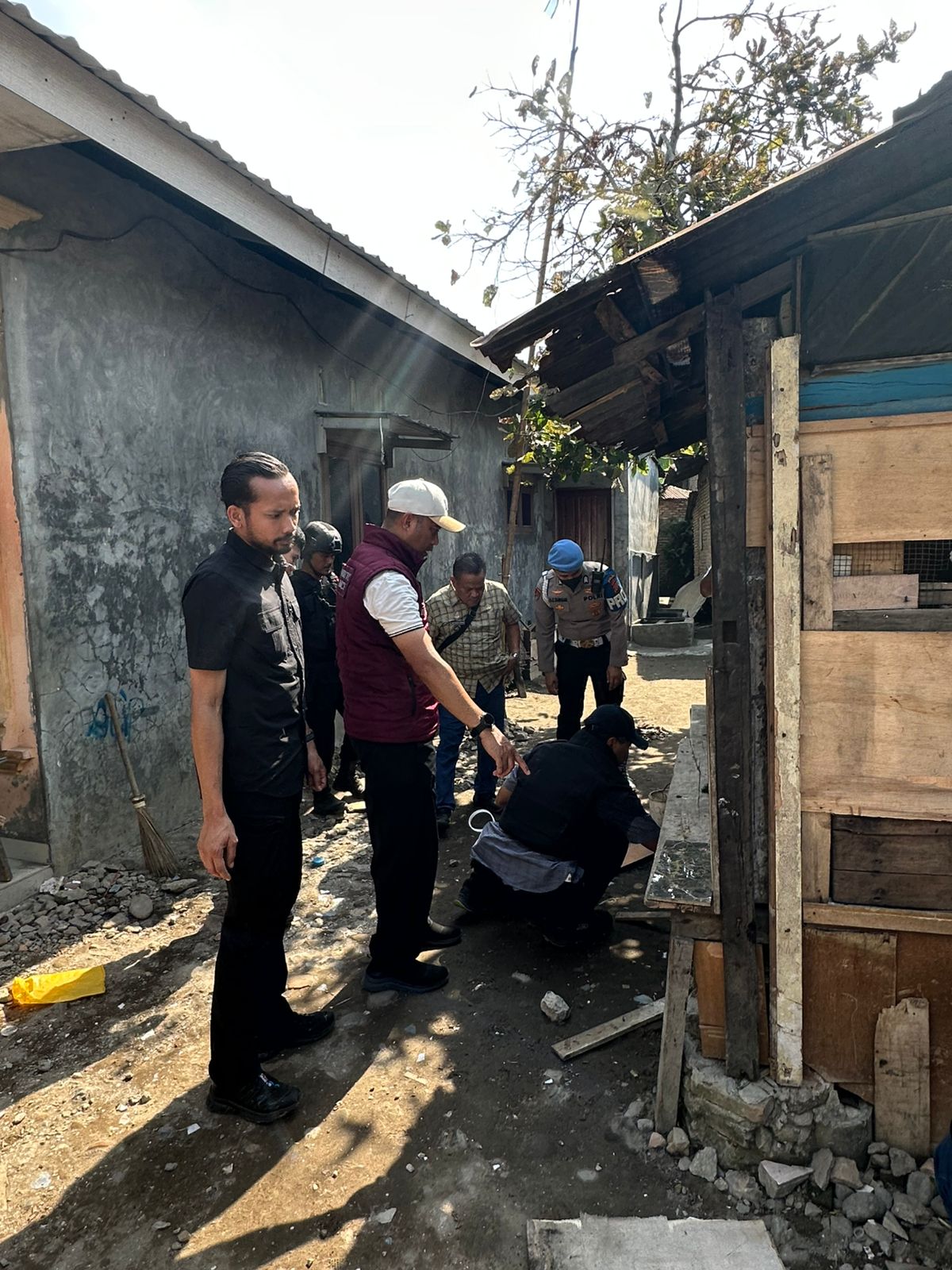 Tim Gabungan Gerebek Sarang Narkoba Di Percut Seituan, 7 Orang Diamankan