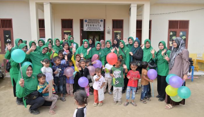 Trauma Healing Persit TNI Kembalikan Senyum Anak Korban Banjir Di Pidie Jaya