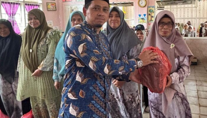 KKG PAI Aceh Salurkan Bantuan Untuk Guru PAI SD Terdampak Banjir Langsa