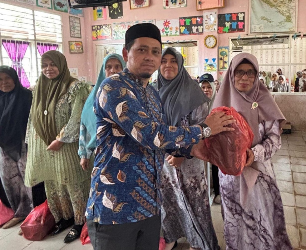 KKG PAI Aceh Salurkan Bantuan Untuk Guru PAI SD Terdampak Banjir Langsa