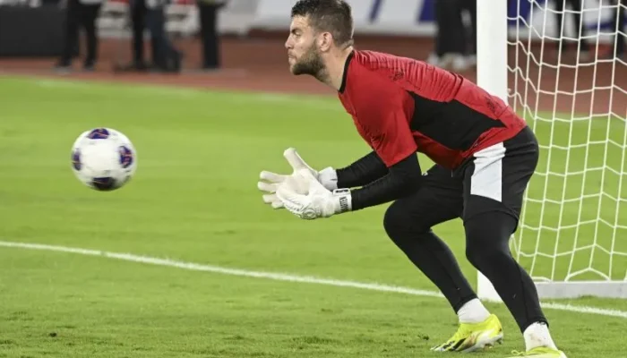 Maarten Paes Gabung Klub Belanda Ajax