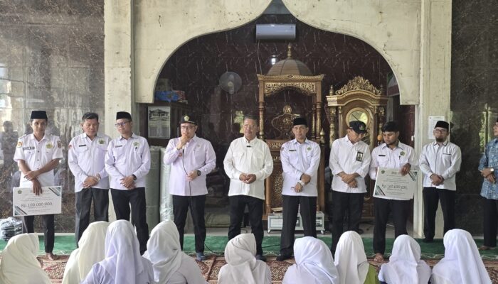 Kemenag Salurkan Bantuan Rp6,4 Miliar untuk 64 Madrasah Terdampak Banjir di Sumbar