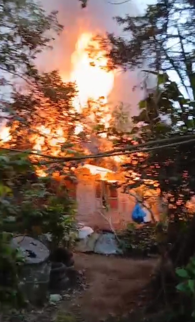 Satu Rumah Kosong Di Kampung Ratawali Aceh Tengah Hangus Terbakar