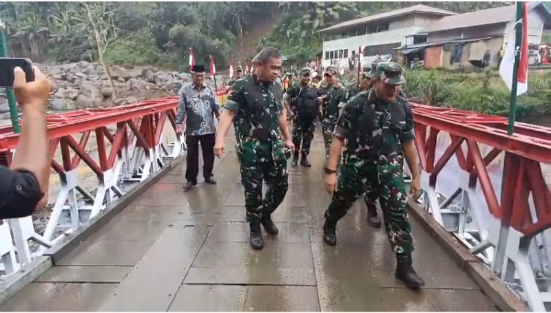 Kasad Resmikan Jembatan Bailey Umah Besi, Akses Takengon–Bireuen Kembali Normal