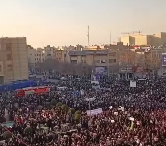 Demo Memanas, Militer Iran Ancam AS-Israel