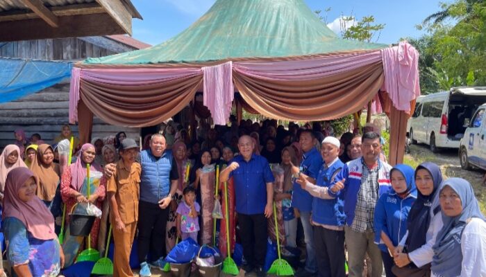 Ketua Fraksi PAN DPRD Sumut Bersama BM PAN Dan PUAN Batubara Salurkan Bantuan Bencana Ke Batangtoru