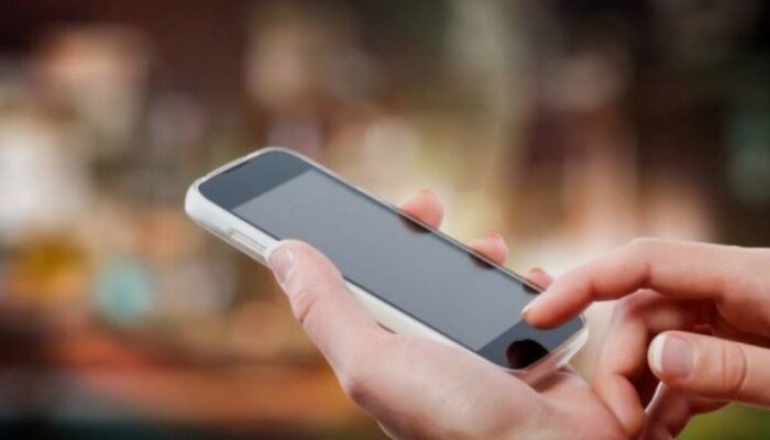 Jempol Vs Otak: Reaksi Jalan, Akal Ketinggalan