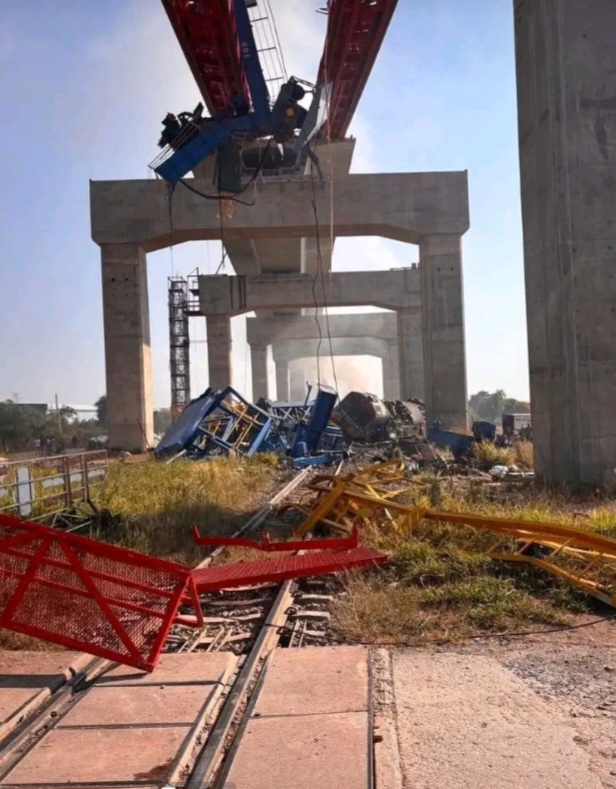 Warga Ungkap Detik-detik Crane Timpa Kereta Api Thailand Tewaskan 22 Orang