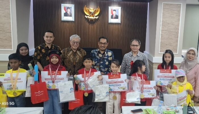 Kemdikdasmen Apresiasi CFA Faber-Castell, Tujuh Anak Berangkat Study Tour ke Malaysia