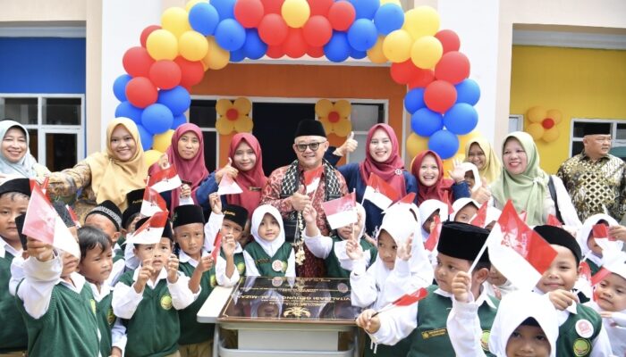 Resmikan Program Revitalisasi Sekolah di Majalengka, Mendikdasmen: Sekolah Swasta Tetap Diperhatikan