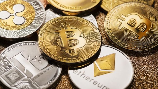 Harga Emas Cetak Rekor, Bitcoin Bangkit