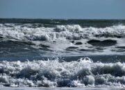 BMKG Beri Peringatan Siklon Nokaen, Gelombang Tinggi Landa Sejumlah Perairan Indonesia