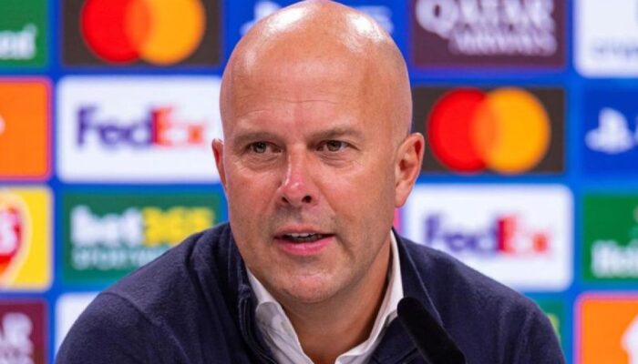 Arne Slot Sebut Liverpool Serius Melawan Barnsley