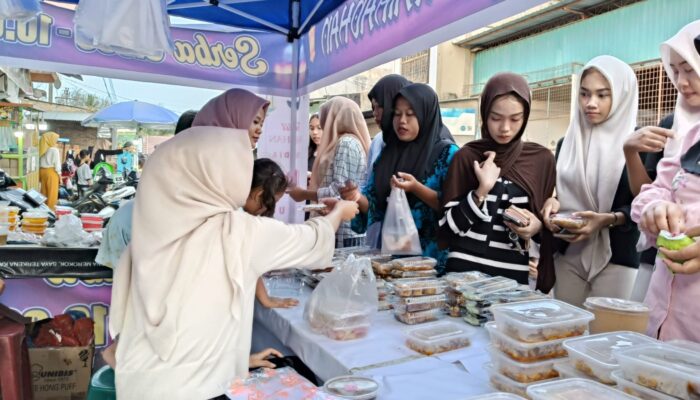 Jelang Buka Puasa, Anyang dan Nagasari Jadi Buruan Takjil di Teluk Mengkudu