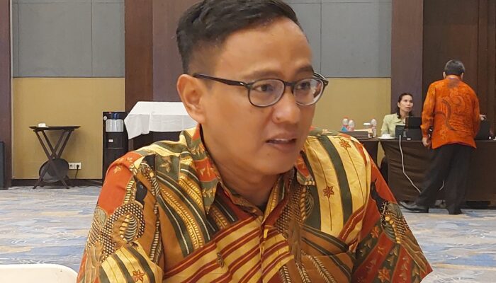 PBoC Tahan Suku Bunga 3%, IHSG Menguat Terbatas Dan Rupiah Tertekan