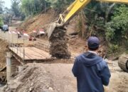 Hujan Deras Putus Akses Jalan, Pemkab Humbahas Tanggap Cepat