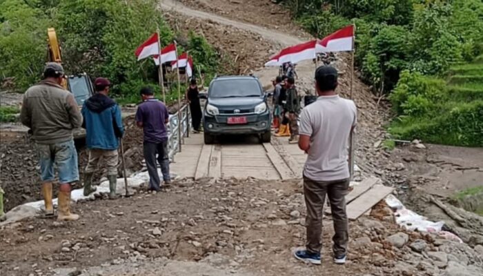 Jalan Desa Batu Nagodang Siatas Kembali Bisa Dilalui Roda Empat