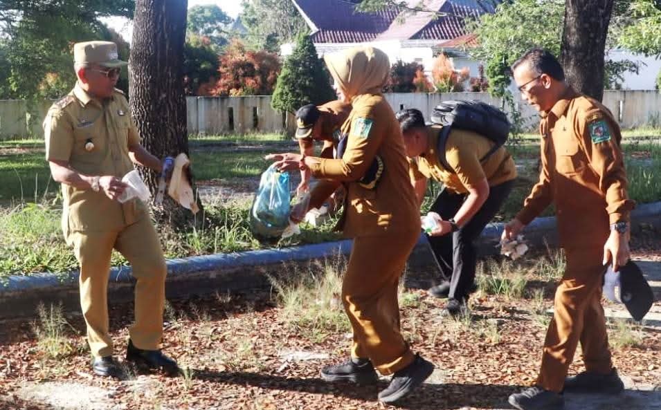 Dukung Indonesia ASRI, Bupati Simalungun Wajibkan ASN Bersih-bersih Lingkungan